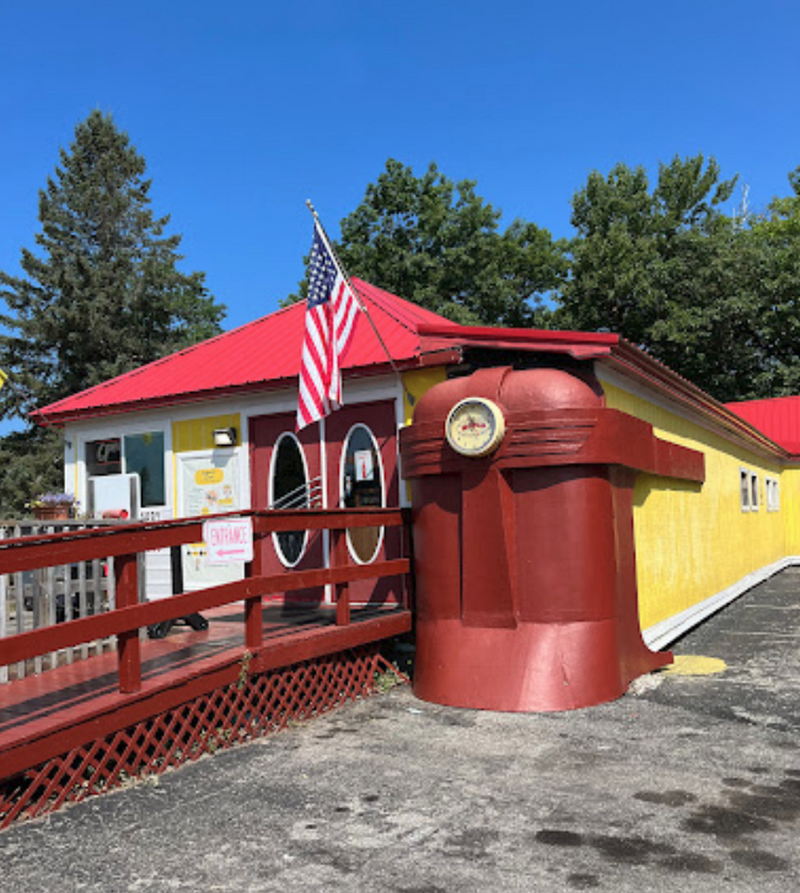 Bridgeview Motel (Bridgeview Diner, Bridge View Motel) - From Web Listing (newer photo)